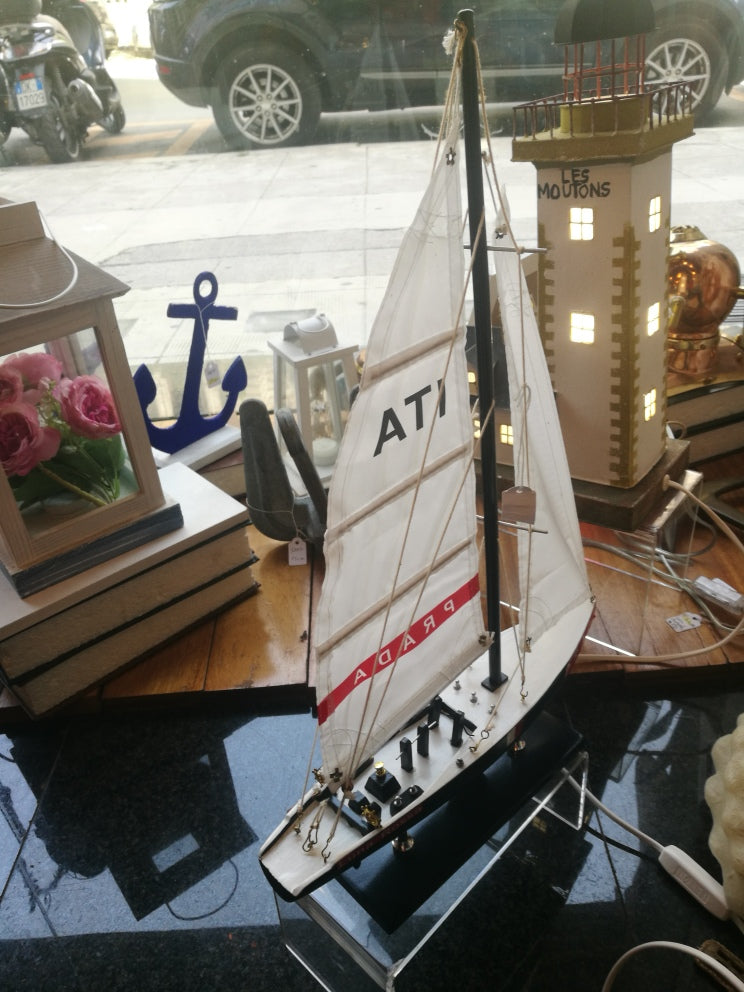 Barca a Vela Luna Rossa