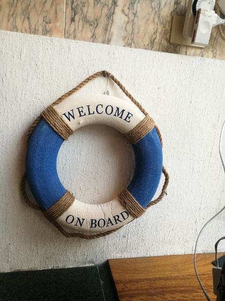 Salvagente Bianco e Blu con Scritta Welcome on Board