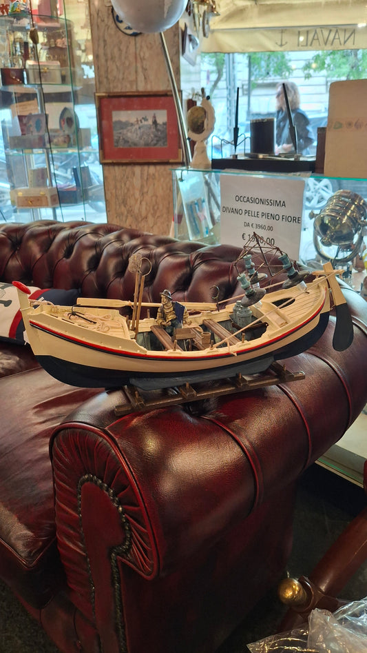 Peschereccio Legno con lanterna
