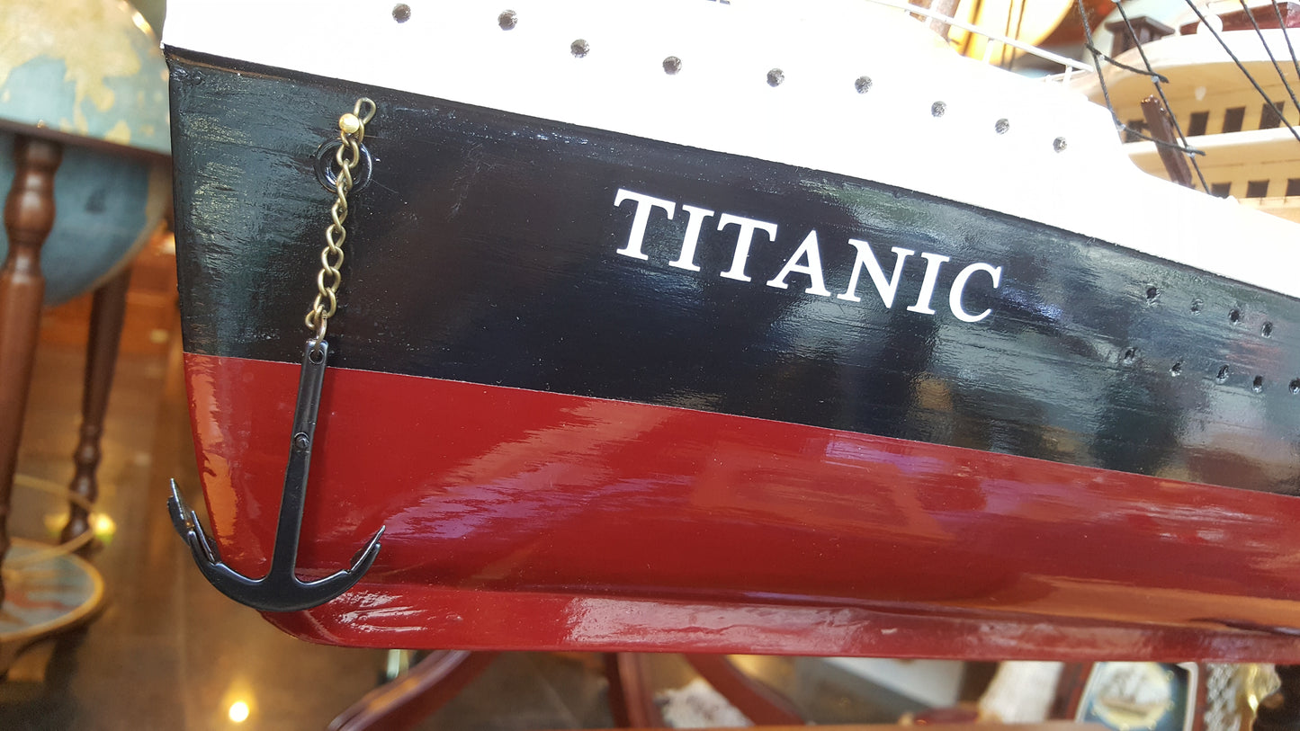 Titanic grande in legno