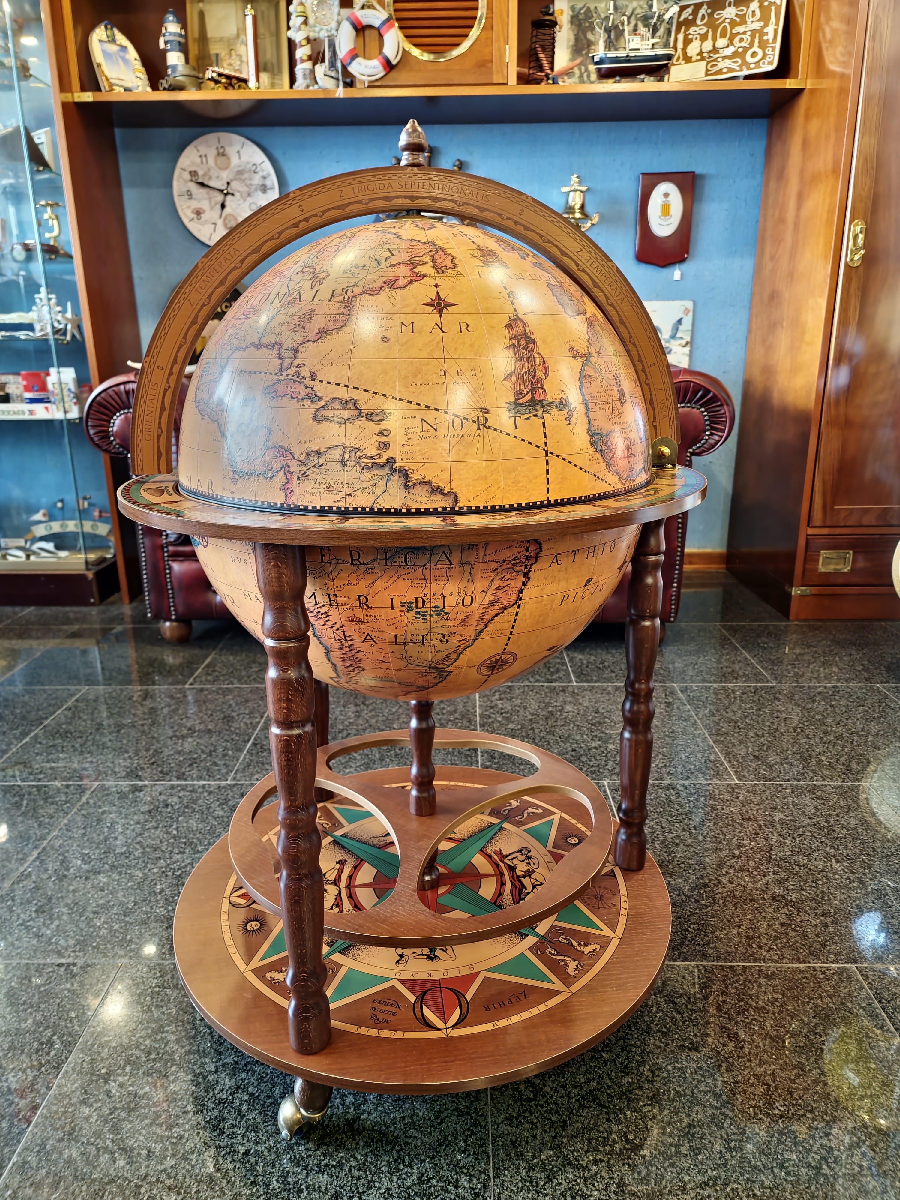 Mappamondo mobile bar