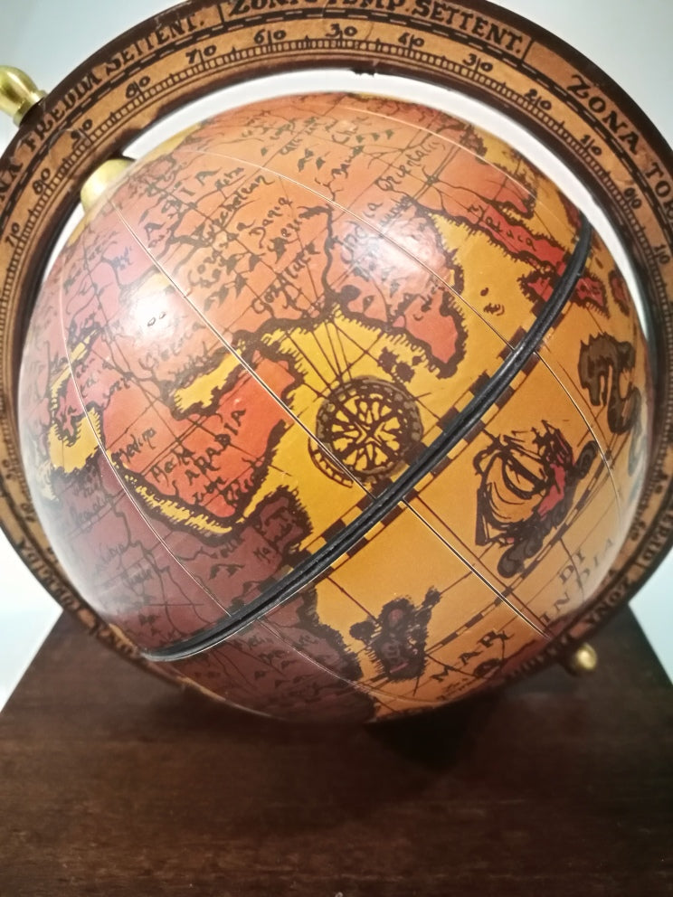 Mappamondo portapenna con cartina antica