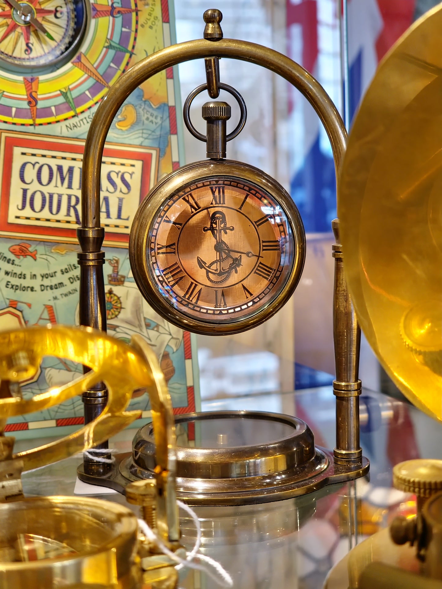 Orologio da tavolo analogicoin ottone con bussola Victoria London